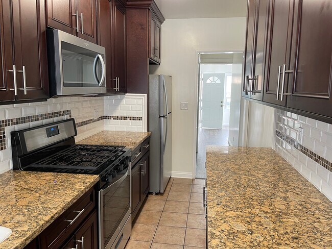 Photo - 1232 E Appleton St