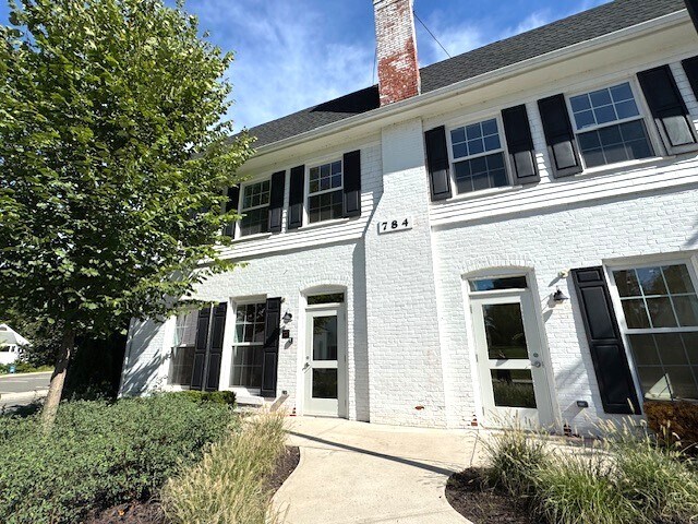 Photo - 784 Farmington Ave