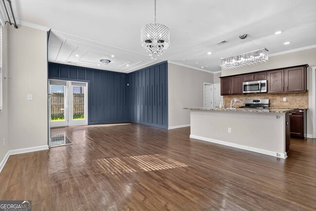 3744 Hampshire Walk SW