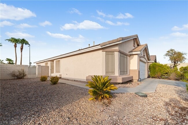 Photo - 1070 Ashwood Bay Ave