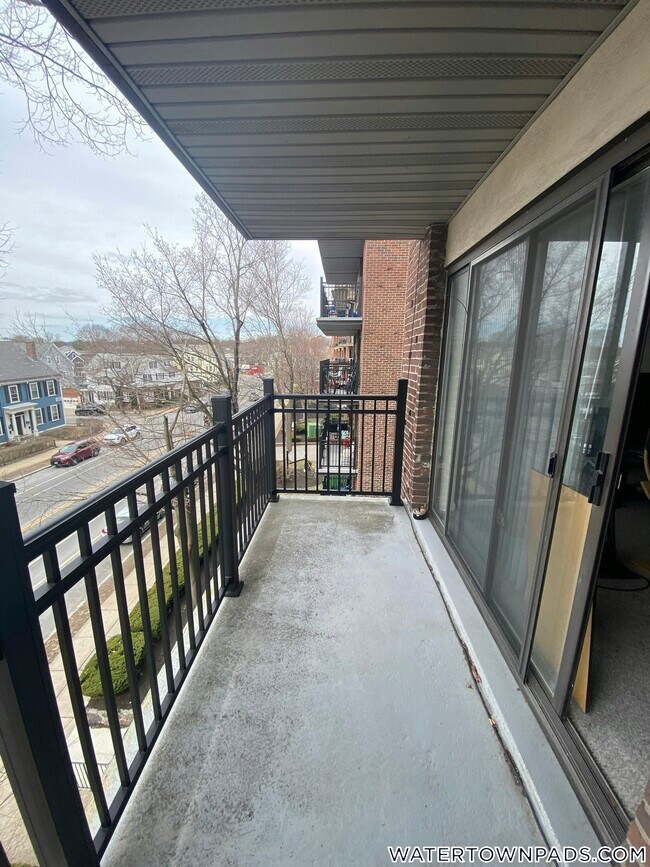 Photo - 245 Main St Unidad 45