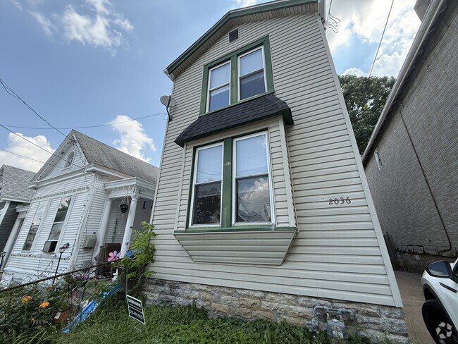 Building Photo - 2036 Mackoy St Rental