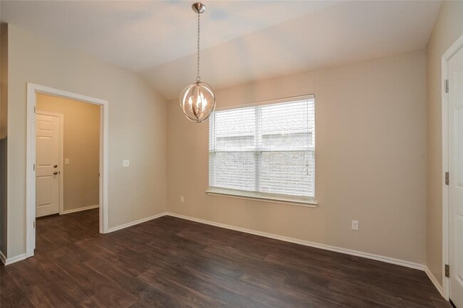 Photo - 4405 Windgate W Rd