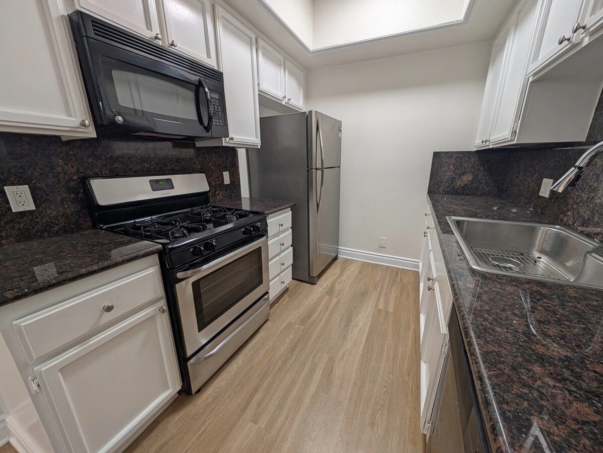 Photo - 912 Croft Ave Unidad 102