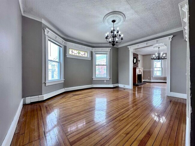 117 Duncan Ave Unit 2