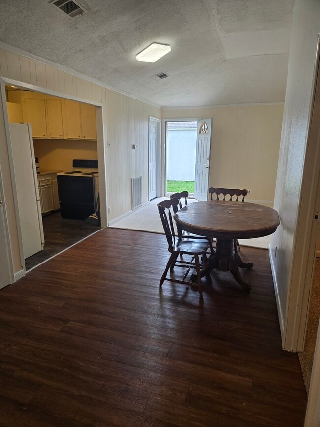 Photo - 619 Morrell St