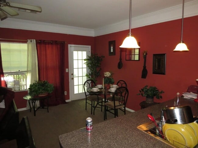 Photo - 4989 Lower Elm St