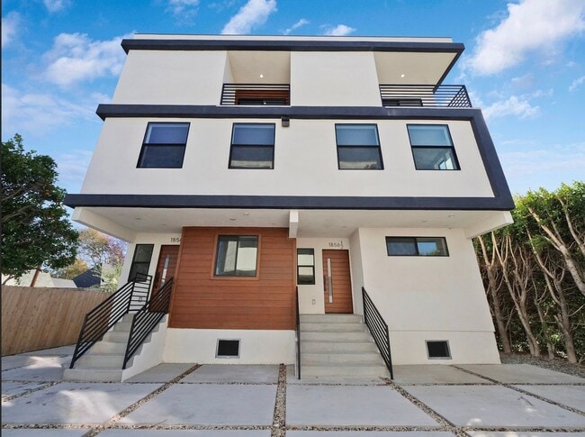 Building Photo - 1856 Redondo Blvd Unit 1856