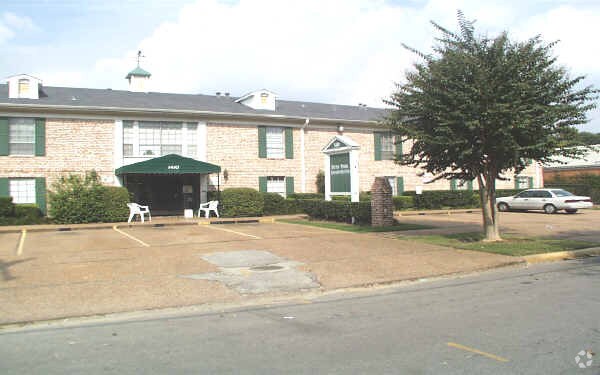 Photo - Hyde Park Apartments