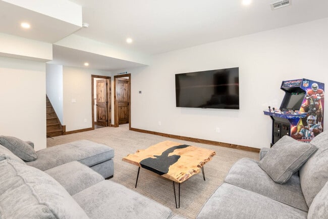 15 Friendship Ct Unit SI FL3-ID1571357P