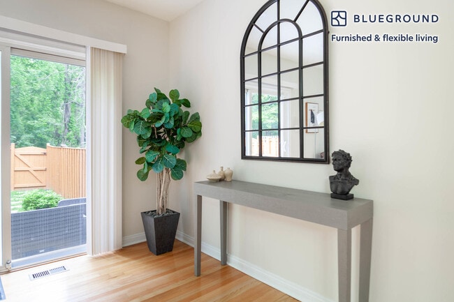 Photo - 4433 Holly Ave