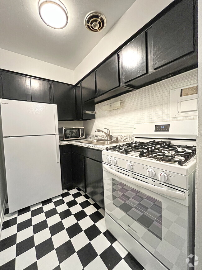 Building Photo - 742 W Buena Ave Unit 308 Rental