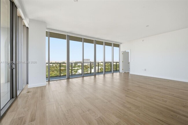 Photo - 2678 Tigertail Ave Unidad 1501