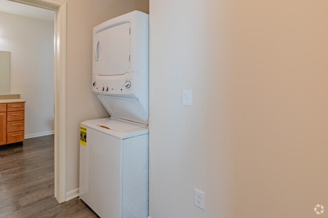1Br, 1Ba, 703 Sqft