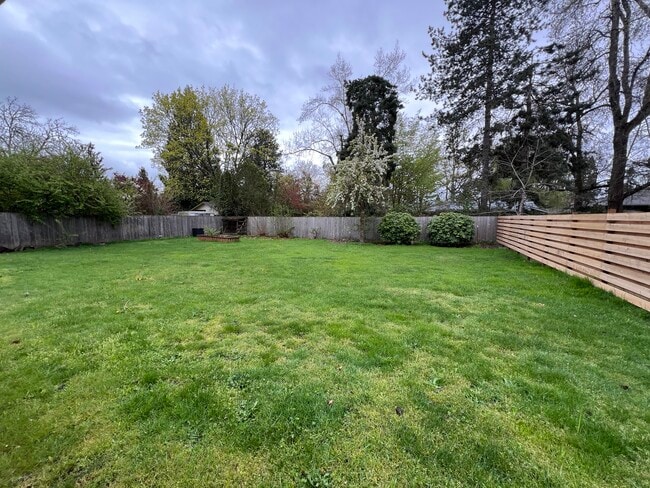 Photo - 776 Dearborn Ave NE