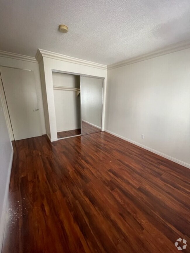 Building Photo - Nice 2 Bed 2 Bath Condo for lease with Par... Unit 15