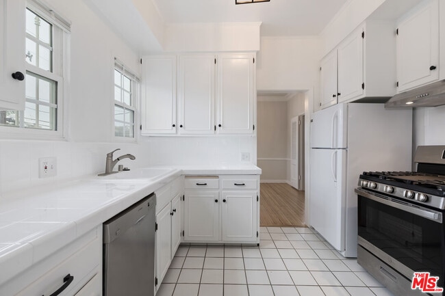 Photo - 9336 W Olympic Blvd Unit 9340 1/2