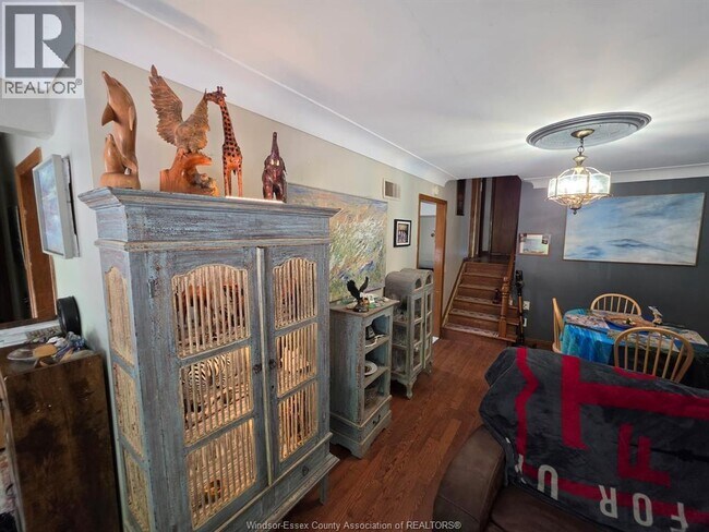 Photo - 1058 Riverdale Ave