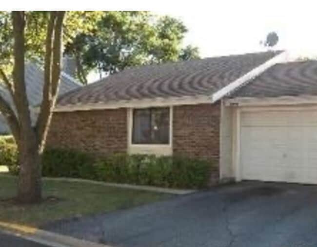 Photo - 1326 N Shadow Lake Ter Townhome
