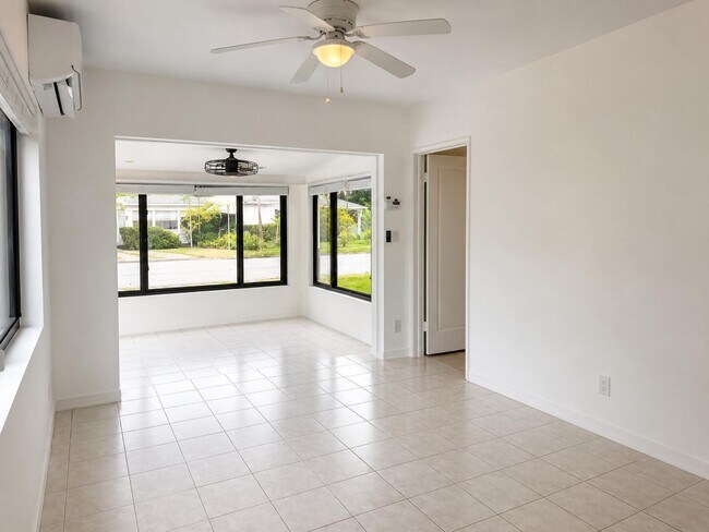1724 NE 17th St Unit 1-2