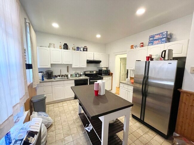 37 Hillside St Unit 1