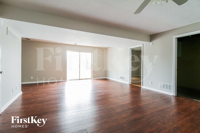 Photo - 2211 Glenside Rd