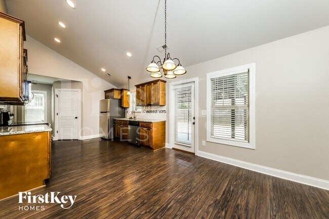 Photo - 621 Dobson St