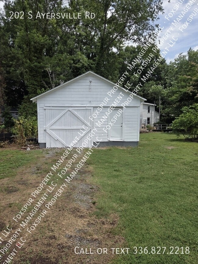 Photo - 202 S Ayersville Rd