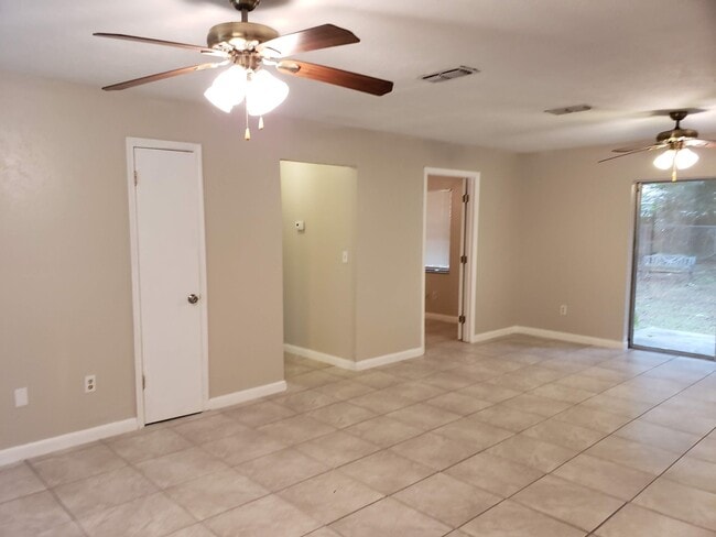 Photo - 3 Bed, 2 Bath, 1 Car garage.