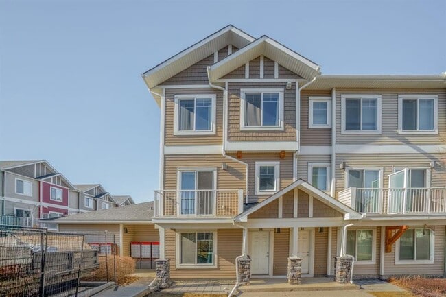 Building Photo - 16 Redstone Cir NE