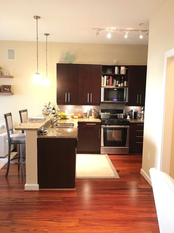 Photo - 170 W 23rd St