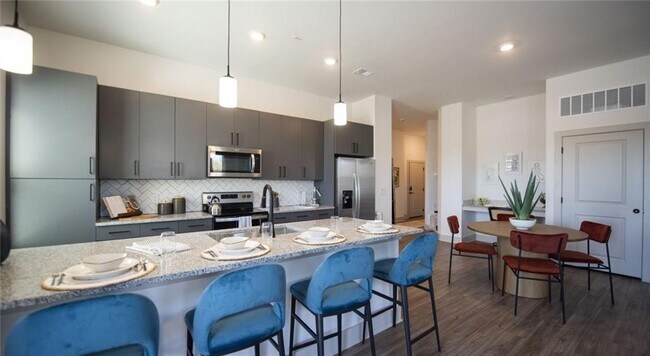 Photo - 1000 Rea Dr SW Unit 1418