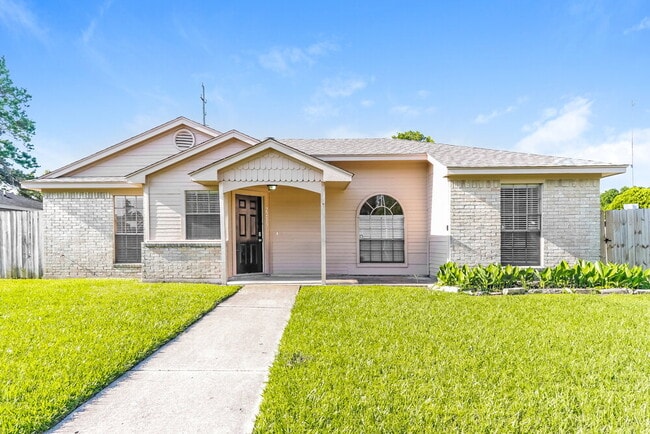 Photo - 2215 Hazyknoll Ln