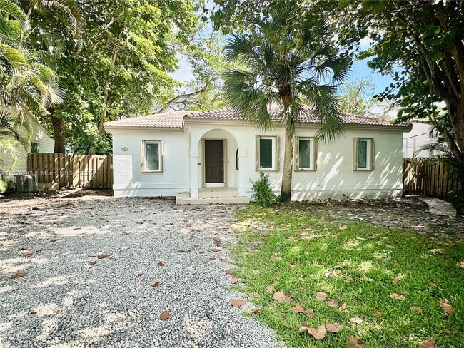 Photo - 22 SE 11th St