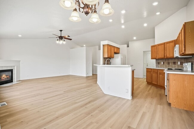 Photo - 3bd/2ba Home on Large Private Lot in Estab...