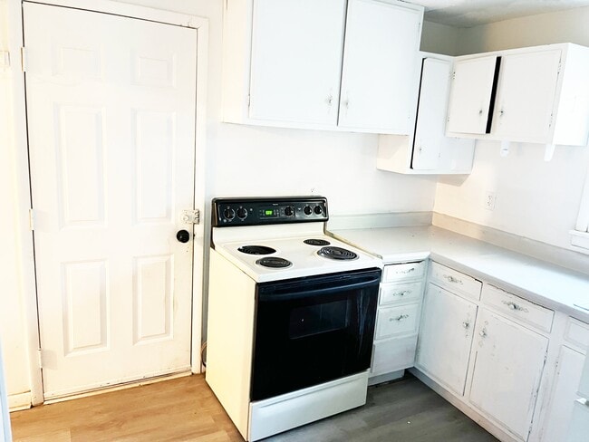 Photo - 1111 Maple Ave Unit 1