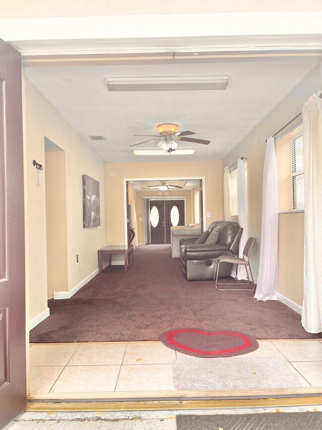 Photo - 6263 Park Blvd N