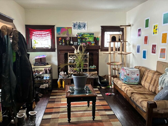 Photo - 4 Bed 2 Bath close to UWEC!