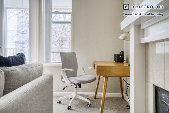 Photo - 800 High School Way Unidad FL2-ID890