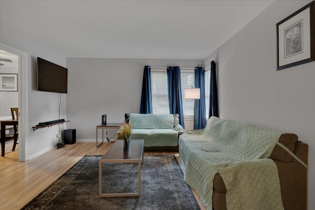 Building Photo - 803 W Markham Ave Unit SI ID1388429P