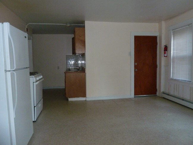 Photo - 288 Manton Ave