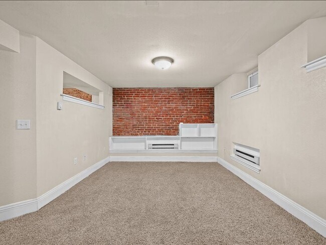 Photo - Beautiful 3 bedroom home!