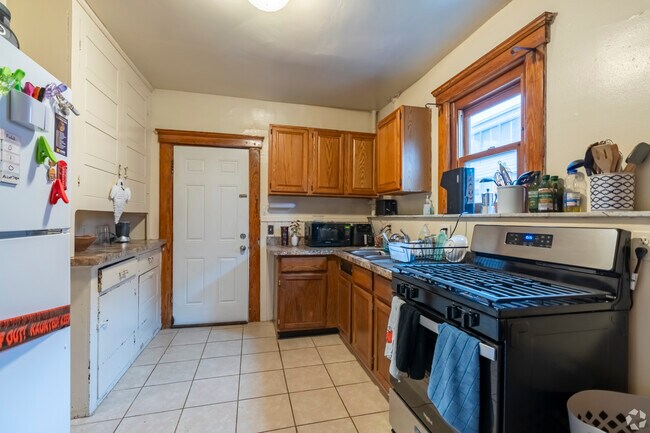 807 S Main St