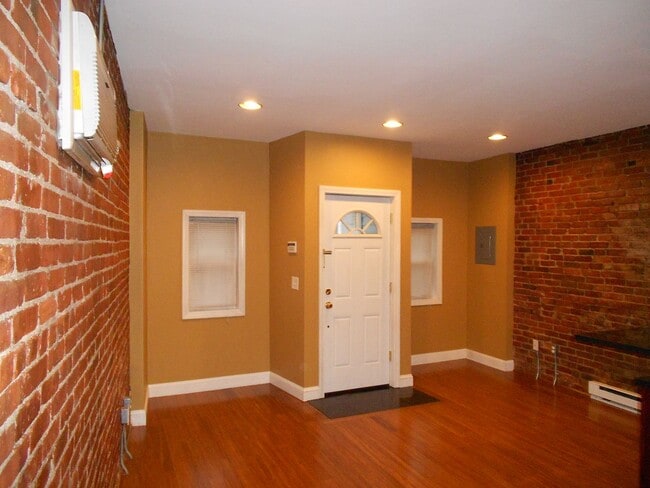 Photo - 98 Knight St Unidad #1