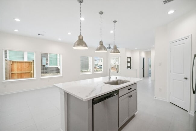 Photo - 623 Silver Pear Ct