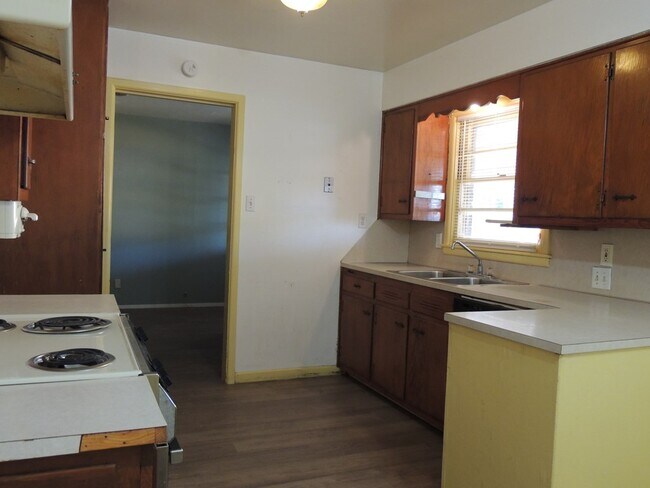 Photo - 1813 Petroleum Dr