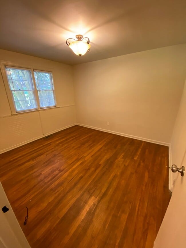 Photo - 1092 Nichols Dr