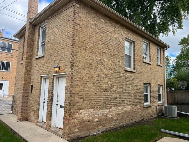Building Photo - 4824 Mulford St Unit CH