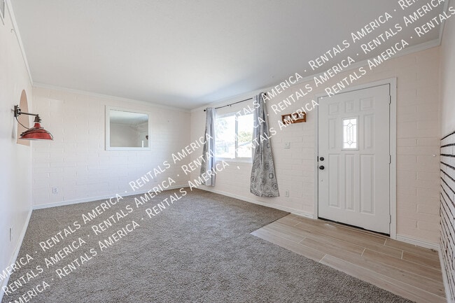 Photo - 727 E Taylor St
