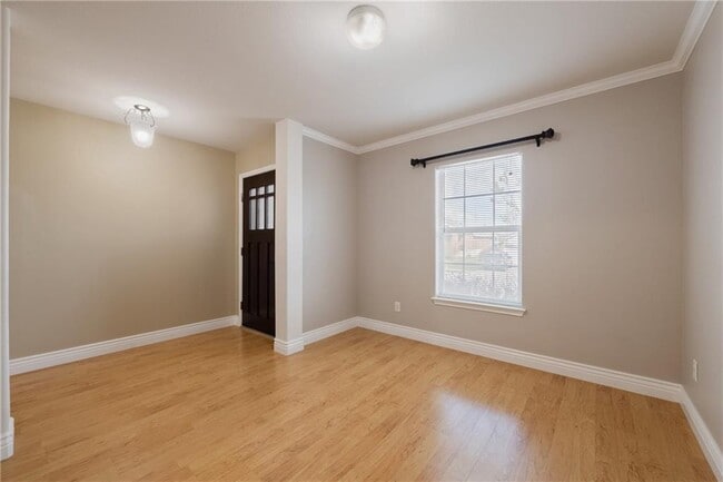 Photo - 3800 Vonnegut Ct